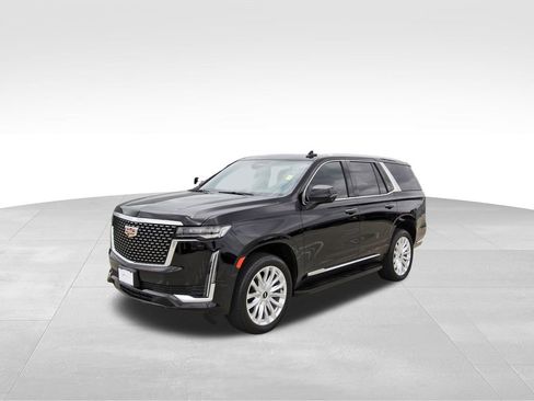 Used 2024 Cadillac Escalade Luxury RWD image 2