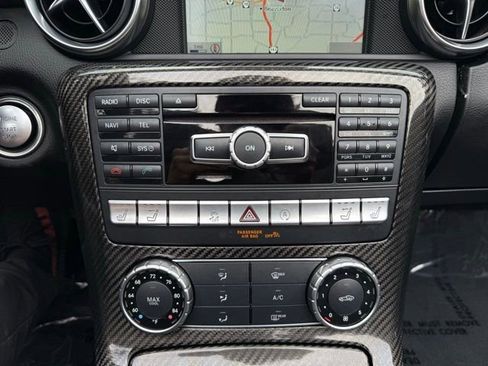Used 2015 Mercedes-Benz SLK 350 image 16