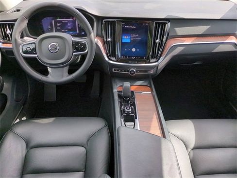 Used 2025 Volvo S60 B5 Plus image 13