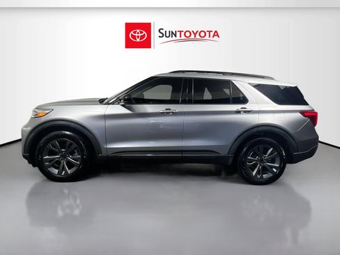 Used 2022 Ford Explorer XLT w/ Equipment Group 202A RWD image 7