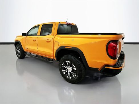 Used 2025 GMC Canyon AT4 image 5