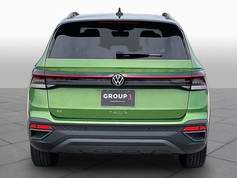Used 2025 Volkswagen Taos SE FWD image 5