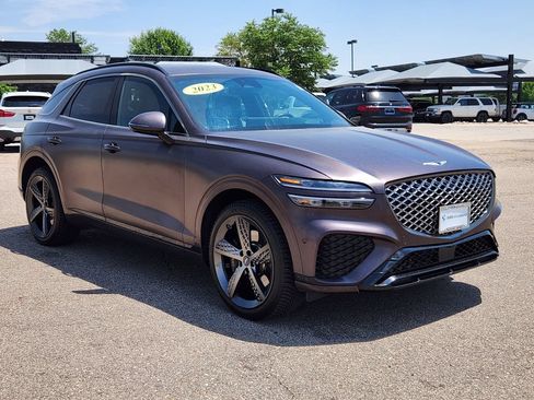 Used 2023 Genesis GV70 3.5T Sport w/ Sport Prestige Package AWD/4WD image 4