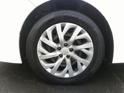 Used 2018 Toyota Corolla LE w/ Body Protection Package image 15