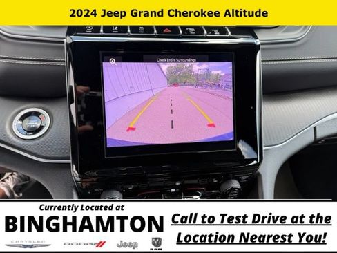 Used 2024 Jeep Grand Cherokee Altitude AWD/4WD image 15