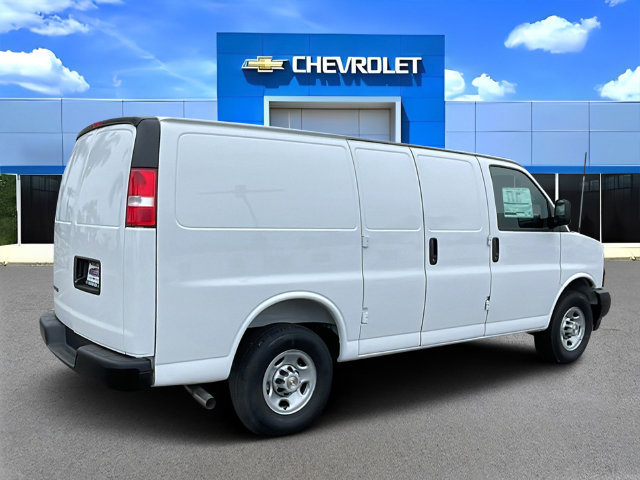 New 2026 Chevrolet Express 2500 RWD image 4