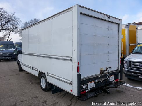 Used 2020 GMC Savana 3500 Extended w/ Driver Convenience Package image 5