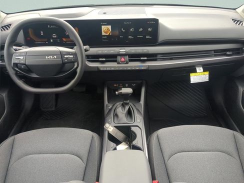 New 2025 Kia K4 LXS image 12