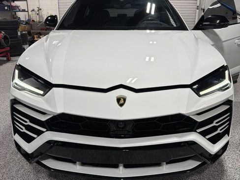 Used 2020 Lamborghini Urus AWD/4WD image 2
