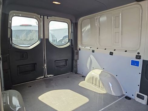 Used 2021 Mercedes-Benz Sprinter 2500 image 12