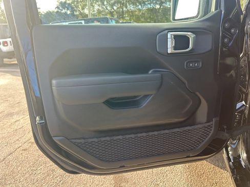 New 2026 Jeep Gladiator Sport AWD/4WD image 33