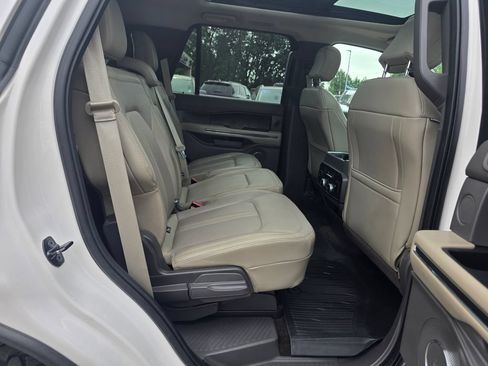 Used 2018 Ford Expedition Limited w/ Equipment Group 302A AWD/4WD image 31
