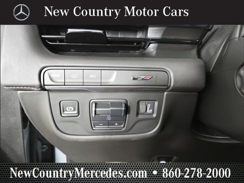 Used 2023 Cadillac Escalade V w/ LPO, ONYX Package image 29