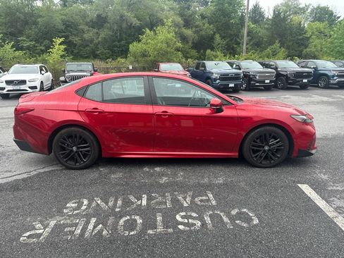 Used 2025 Toyota Camry SE FWD image 4