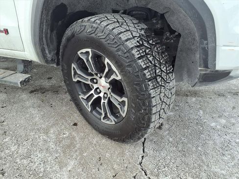 Certified 2023 GMC Canyon AT4 w/ AT4 Premium Package image 37