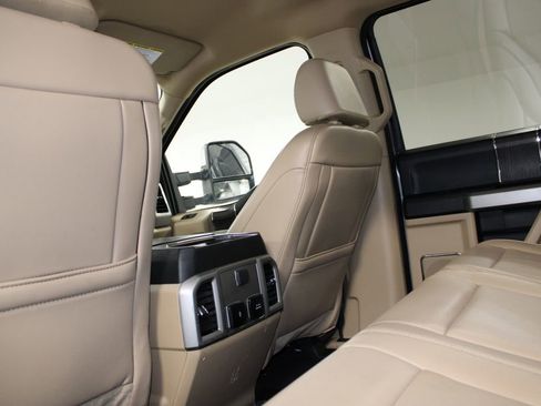 Used 2021 Ford F250 Lariat w/ Lariat Ultimate Package image 29