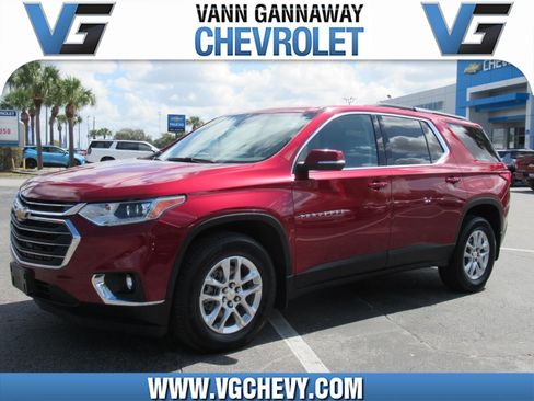 Used 2021 Chevrolet Traverse LT image 1