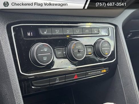 Used 2022 Volkswagen Atlas Cross Sport SE image 39