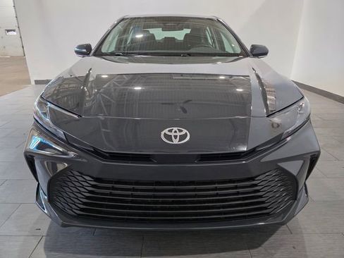 Used 2025 Toyota Camry LE FWD image 8