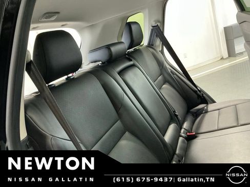 Used 2024 Nissan Rogue SV w/ SV Premium Package AWD/4WD image 17