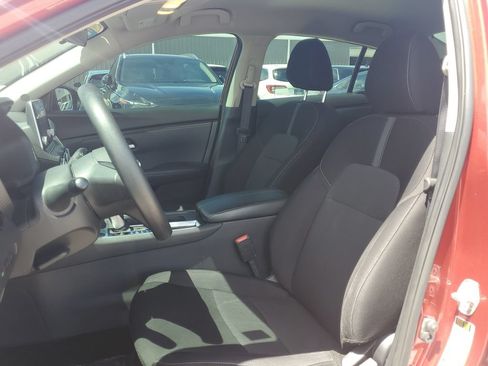 Used 2024 Nissan Sentra SV FWD image 24
