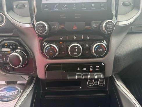 Used 2022 RAM 1500 Big Horn AWD/4WD image 38