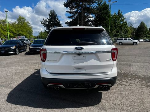Used 2018 Ford Explorer Platinum AWD/4WD image 3