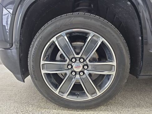 Used 2018 GMC Acadia Denali w/ Technology Package AWD/4WD image 26