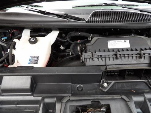 Used 2019 GMC Savana 2500 image 16