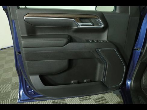 Used 2023 Chevrolet Silverado 1500 LT w/ Z71 Off-Road Package AWD/4WD image 22