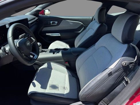 Used 2025 Ford Mustang Coupe RWD image 16