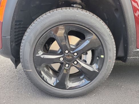 New 2026 Jeep Grand Cherokee L Limited RWD image 10