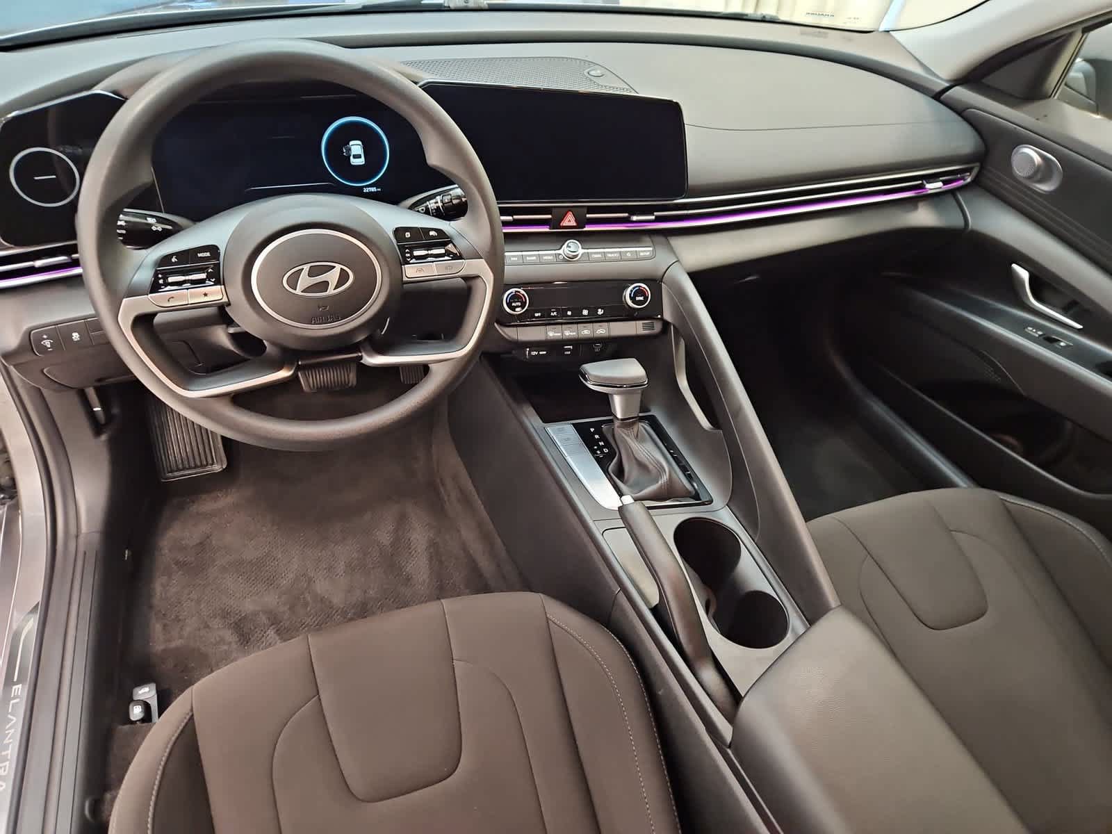 Used 2024 Hyundai Elantra SEL FWD image 18