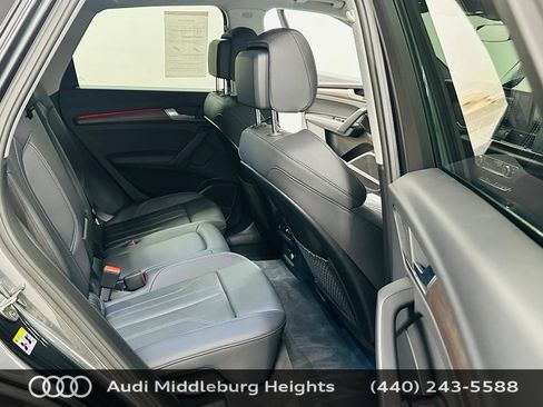 Certified 2025 Audi Q5 e Premium Plus w/ Premium Plus Package AWD/4WD image 29