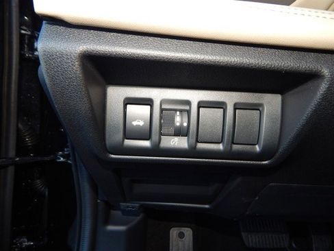 Certified 2025 Subaru Legacy Limited image 20