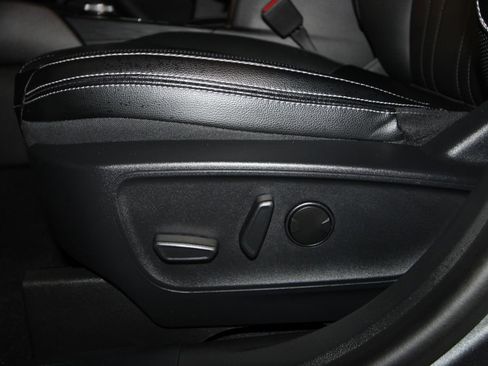 Used 2025 Ford Escape Platinum w/ Premium Technology Package image 7