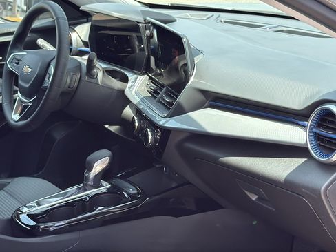 Used 2024 Chevrolet Trax LT w/ Driver Confidence Package FWD image 26