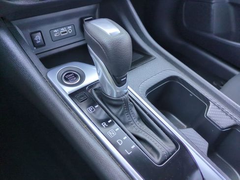 Used 2025 Nissan Sentra SV FWD image 19