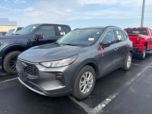 Used 2023 Ford Escape Active w/ Tech Pack #1 AWD/4WD image 6