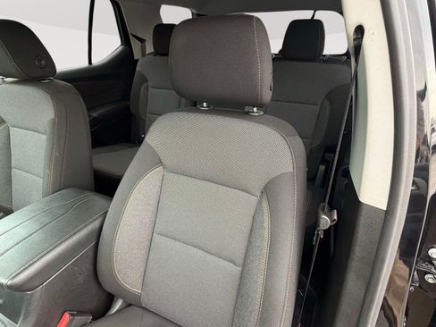 Used 2021 Chevrolet Traverse LS FWD image 22