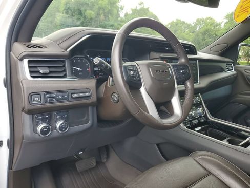 Used 2021 GMC Yukon XL Denali AWD/4WD image 21