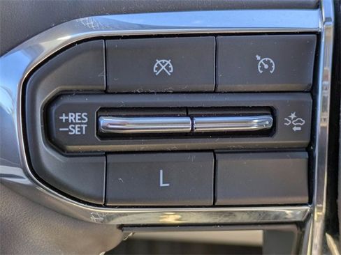 Used 2024 GMC Acadia Denali image 25