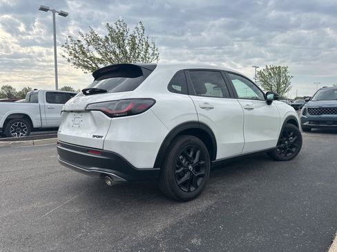 Used 2025 Honda HR-V Sport image 11