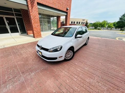 Used 2013 Volkswagen Golf 4-Door FWD image 3