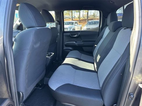 Used 2020 Toyota Tacoma TRD Sport image 15