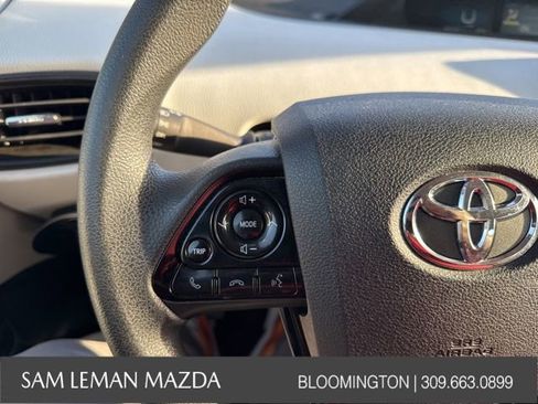 Used 2022 Toyota Prius LE FWD image 16