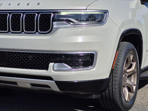 Used 2022 Jeep Wagoneer Series II AWD/4WD image 17
