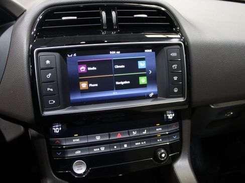 Used 2017 Jaguar F-PACE Prestige AWD/4WD image 30