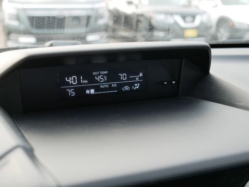 Used 2023 Subaru Crosstrek 2.0i Premium image 33