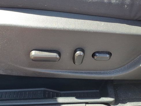 Used 2018 Ford Escape SE image 19